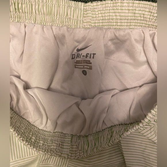 Nike shorts - Picture 4 of 4